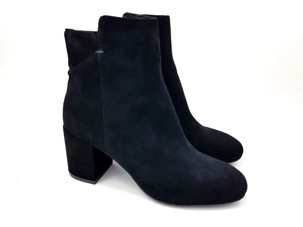 D700 Camoscio Nero Tronchetto con tacco da donna